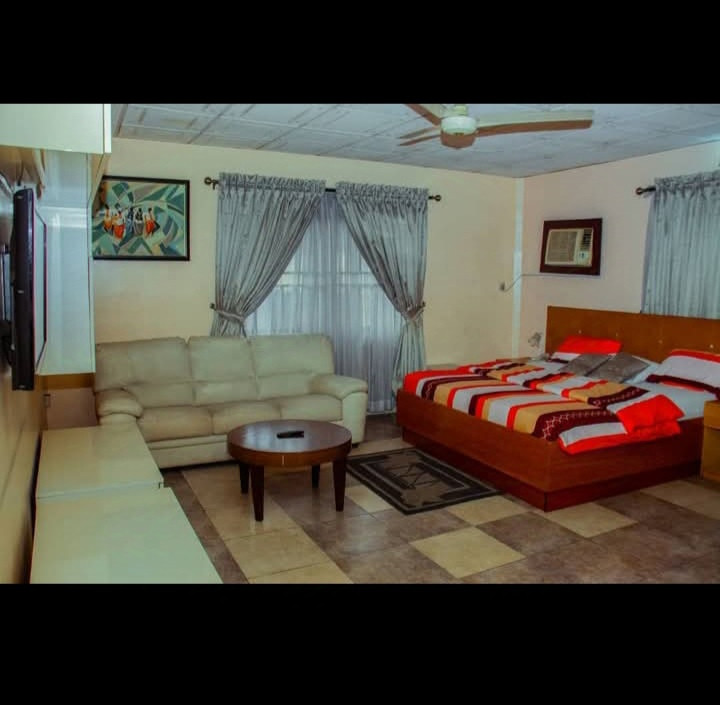 DE DON'S SUITE, 67A WOJI ROAD GRA, PHASE 2. PORTHARCOURT, RIVERS STATE. For Easy Bookings And Reservations, Please Contact Our Cloza App Representative On Call And Watsapp. Details Below