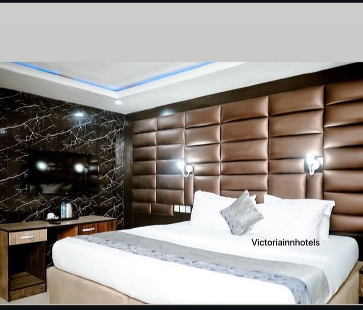 VICTORIA INN HOTEL AND SUITE, OKUNDIA STREET OFF SECOND UGBOR ROAD GRA, BENIN EDO STATE. For Easy Bookings And Reservations, Please Contact Cloza App Representative On Call And Watsapp. Details Below