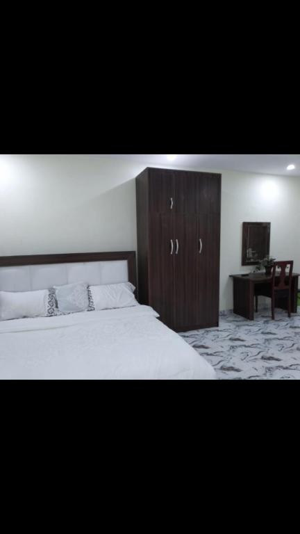 6A RESORT HOTEL* PORT HARCOURT ROAD, OBINZE, REDEMPTION ESTATE ROAD, IMO STATE. For Easy Bookings And Reservations, Please Contact Cloza App Representative On Call And Watsapp. Details Below