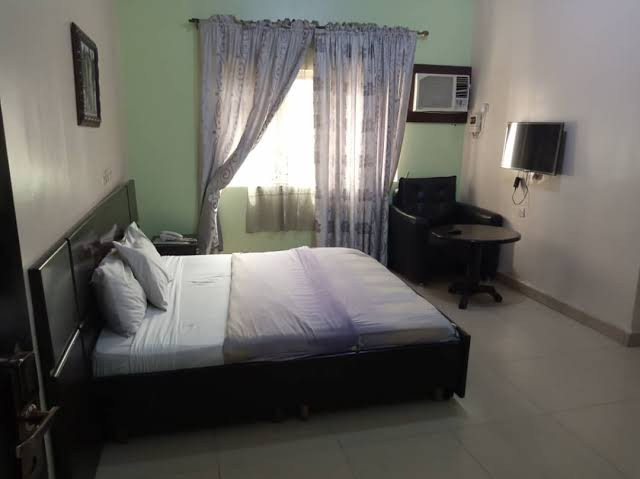 Parish Royale ( Virtue Luxury and Suite ). Opposite Federal Secretariate Off Portharcourt Road Owerri Imo state. Book with Cloza