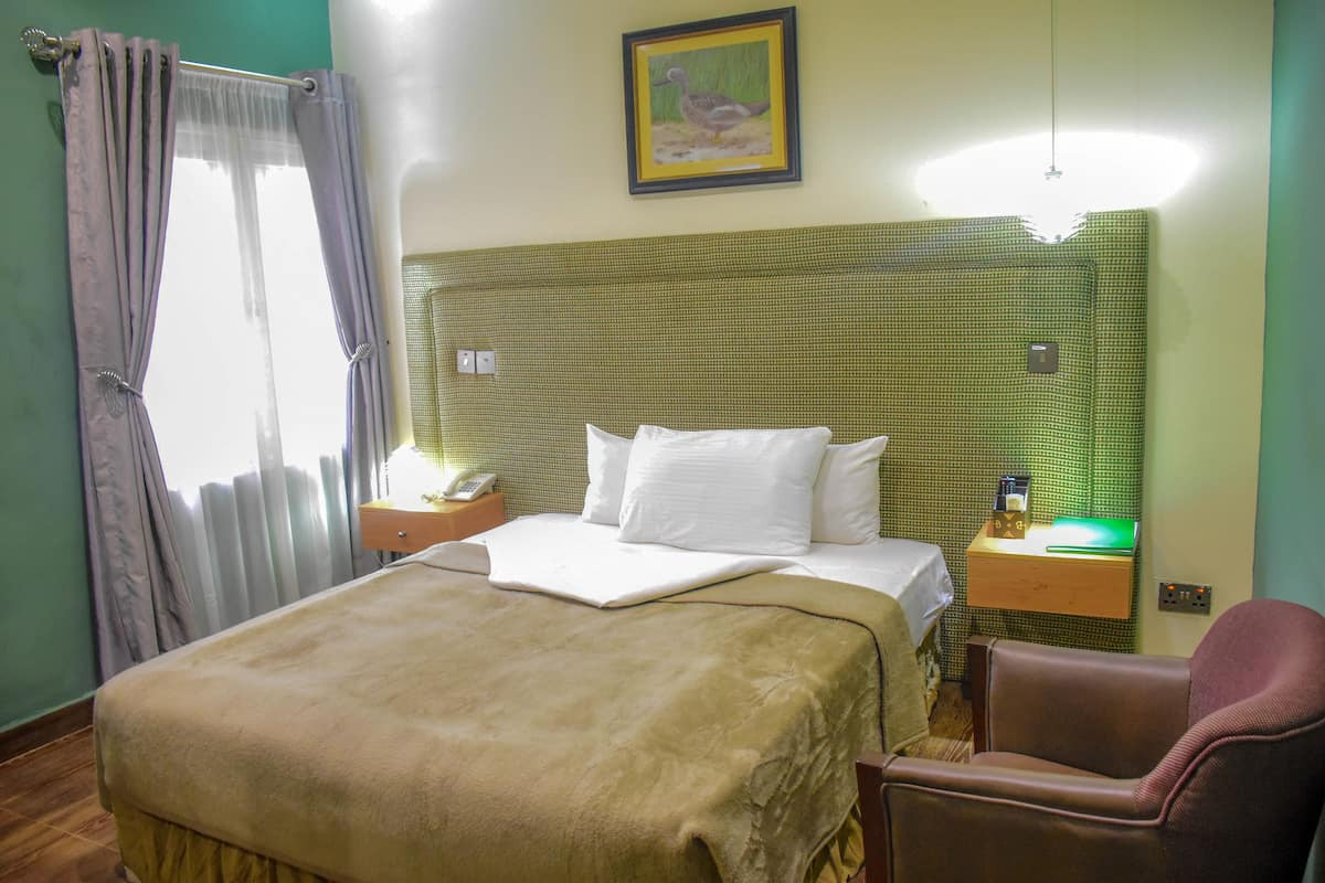 THE RODINIA HOTEL, NO 3 OGOCHUKWU STREET, OFF SUMMIT ROAD/ DLA ROAD ASABA DELTA STATE. For Easy Bookings And Reservations, Please Contact Cloza App Representative On Call And Watsapp. Details Below