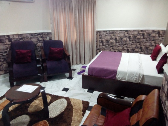 LIMOH SUITES GOLD, NO 45 IBUDE STREET OFF BOUNDARY ROAD GRA, BENIN CITY, EDO STATE. For Easy Bookings And Reservations, Please Contact Cloza App Representative On Call And Watsapp. Details Below