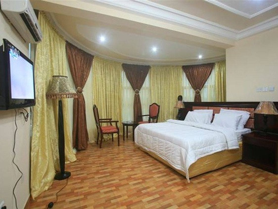 PRESTIGE HOTEL AND SUITE, NO 1 IHAMA ROAD/ AIRPORT ROAD, GRA BENIN CITY, EDO STATE. For Easy Bookings And Reservations, Please Contact Cloza App Representative On Call And Watsapp. Details Below