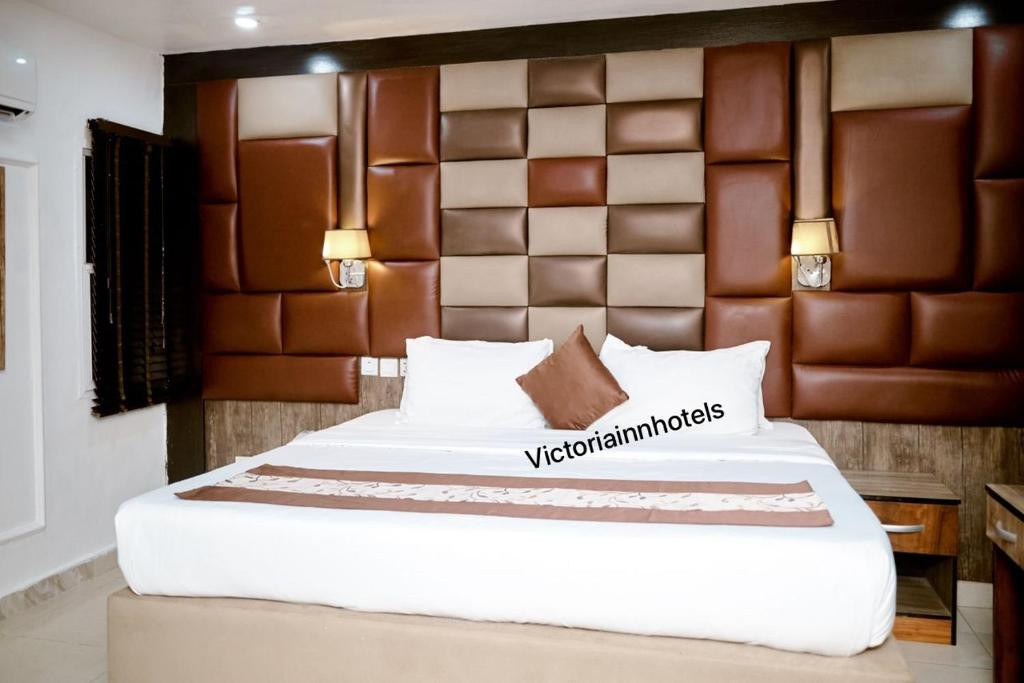 VICTORIA INN HOTEL AND SUITE, OKUNDIA STREET OFF SECOND UGBOR ROAD GRA, BENIN EDO STATE. For Easy Bookings And Reservations, Please Contact Cloza App Representative On Call And Watsapp. Details Below