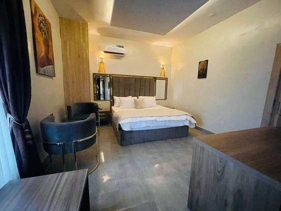 MAMARIS HOTEL* HOLY ROSARY JUNCTION BY PORT HARCOURT ROAD, IMO STATE. For Easy Bookings And Reservations, Please Contact Cloza App Representative On Call And Watsapp. Details Below