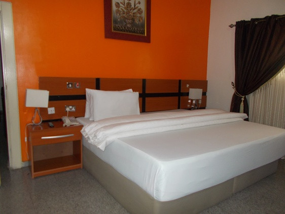 BEVERLY HOLLS HOLIDAY RESORT, NO: 130 WOJI ROAD, GRA PHASE 2. PORTHARCOURT,RIVERS STATE. For Easy Bookings And Reservations, Please Contact Cloza App Representative On Call And Watsapp. Details Below
