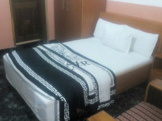 NEW EDGE INTERNATIONAL   113 Aba Road, Umuahia, ABIA STATE. For Easy Bookings And Reservations, Please Contact Cloza App Representative On Call And Watsapp. Details Below