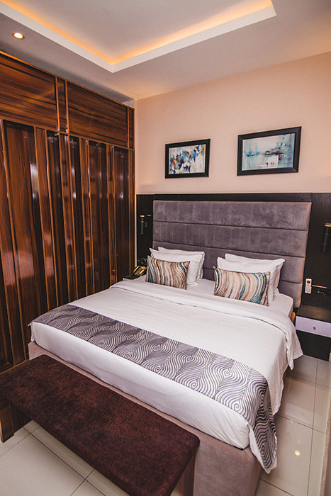 BON HOTEL, PLOT 1110 AQUILLA GRA, ASABA DELTA STATE. For Easy Bookings And Reservations, Please Contact Our Cloza App Representative On Call And Watsapp. Details Below